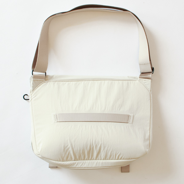 ショルダーバッグ Cinch Messenger（Oat）