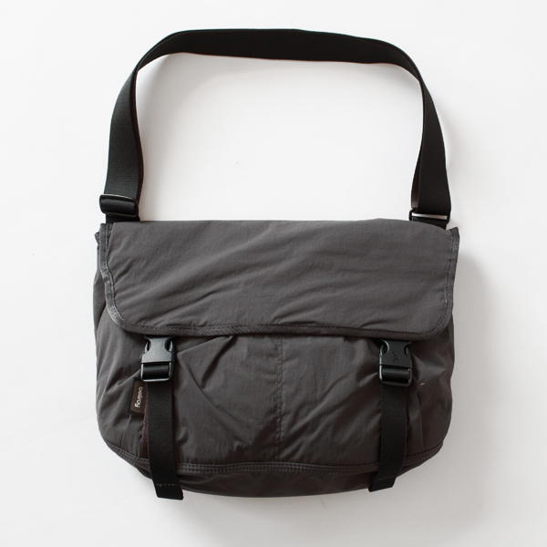 Bellroy Cinch Messenger ベルロイ ショルダー Cinch｜ショルダーバッグ Messenger／bellroy（ベルロイ）｜愛着を持っ