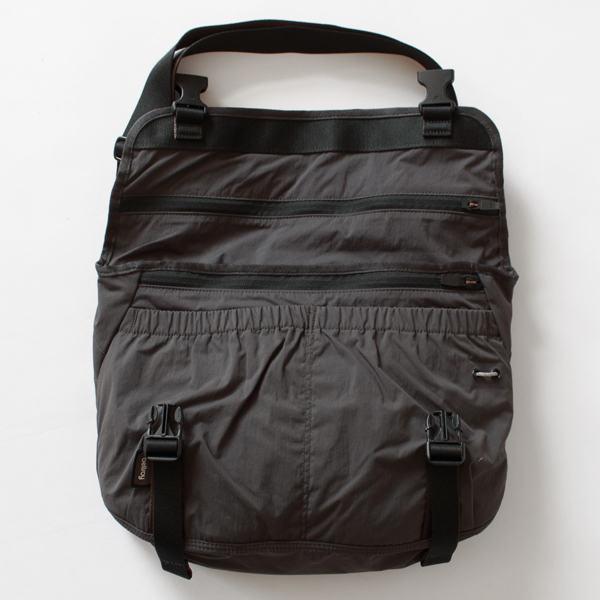 ショルダーバッグ Cinch Messenger（Charcoal）