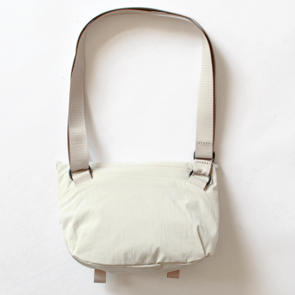 ショルダーバッグ Cinch Mini Messenger(Oat)