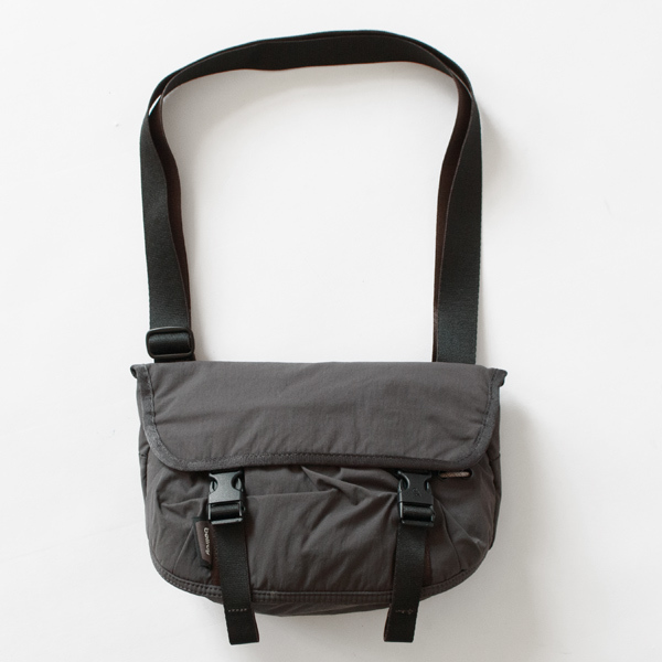 ショルダーバッグ Cinch Mini Messenger(Charcoal)