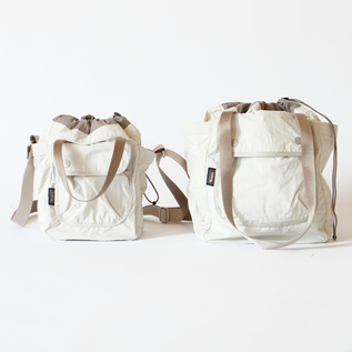 左：Cinch Bucket Bag、右：Cinch Tote