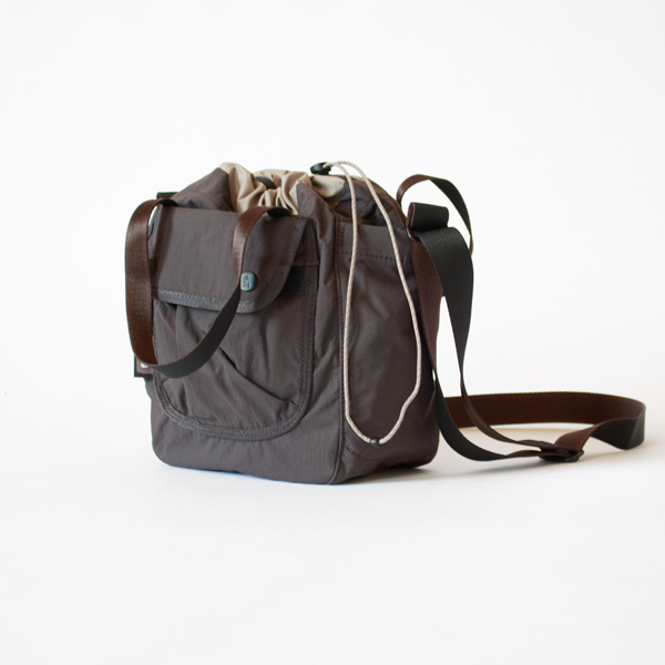 2WAYバッグ Cinch Bucket Bag(Charcoal)