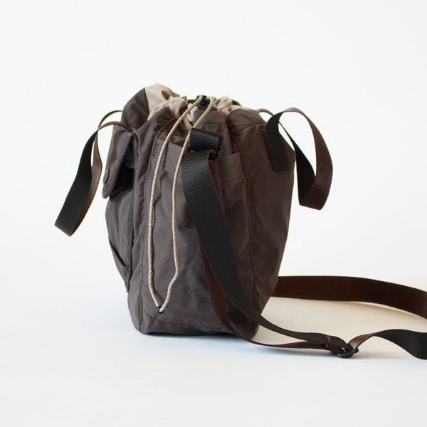 2WAYバッグ Cinch Bucket Bag(Charcoal)