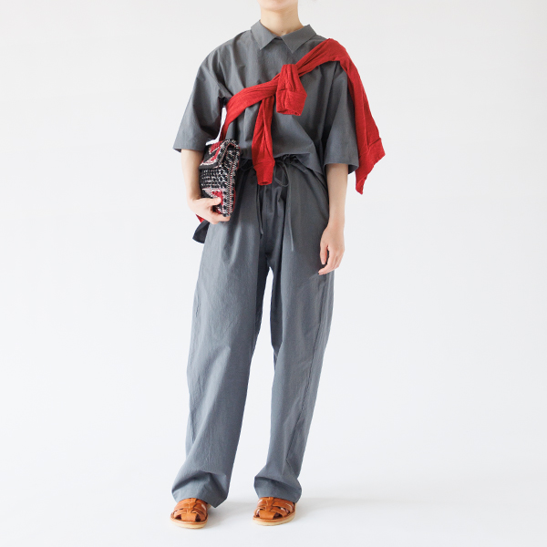 GRY、身長163cm GRY、身長163cm