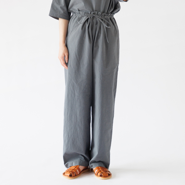 GRY、身長163cm GRY、身長163cm