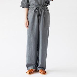 GRY、身長163cm GRY、身長163cm