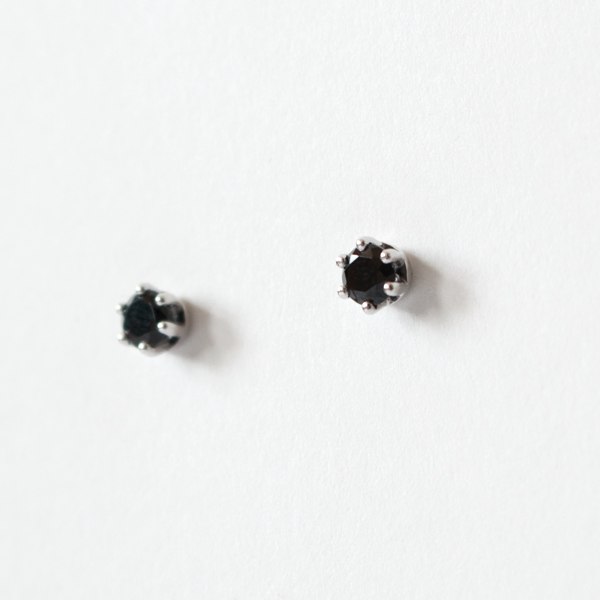 キャッチレスピアス AMITY(CROWN ONYX/SILVER)