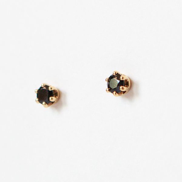 キャッチレスピアス AMITY(CROWN ONYX/GOLD)