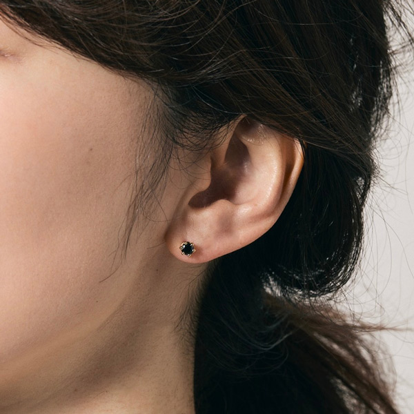 キャッチレスピアス AMITY(CROWN ONYX/GOLD)
