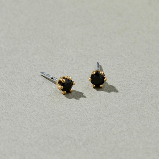 キャッチレスピアス AMITY(CROWN ONYX/GOLD)