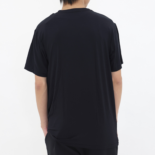 身長180cm　Lサイズ着用