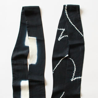 左:Itajime Shibori Black、右:Mokume Shibori Black 左:Itajime Shibori Black、右:Mokume Shibori Black