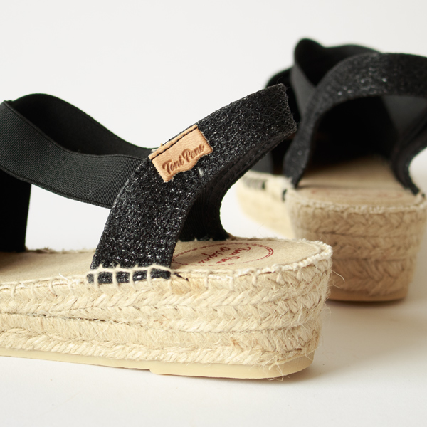 程よい高さのヒール(Black)