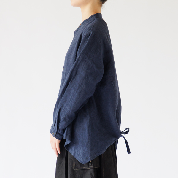 後ろの紐を結ぶと形が変化します(DEEP BLUE) 後ろの紐を結ぶと形が変化します(DEEP BLUE)