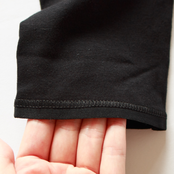 裾の縫製もごろつかないから心地よい 裾の縫製もごろつかないから心地よい