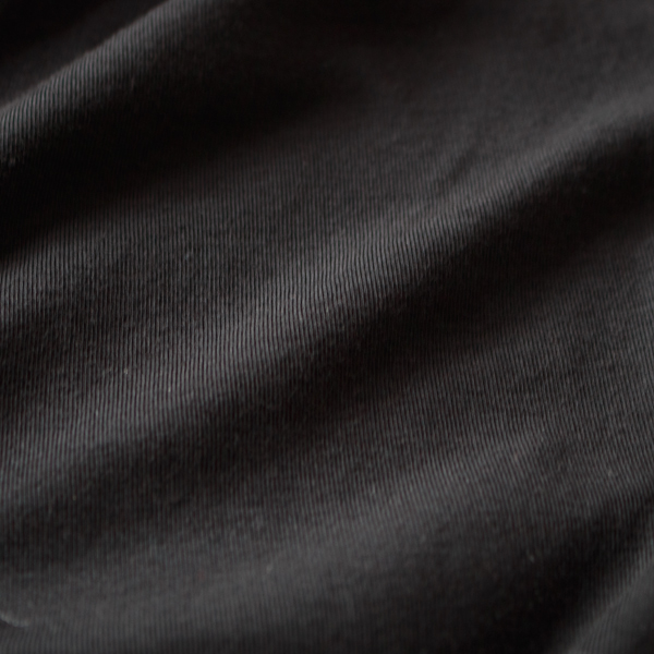 肌に吸い付くような心地よさ 肌に吸い付くような心地よさ