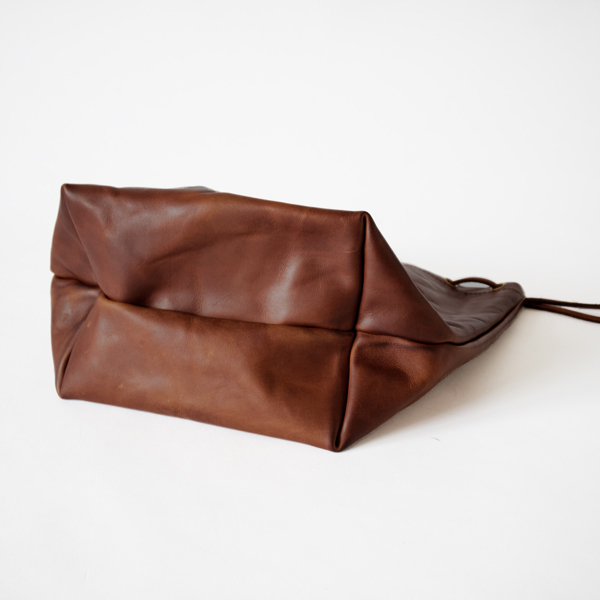 LEATHER MAIL PURSEバッグ(CAMEL)