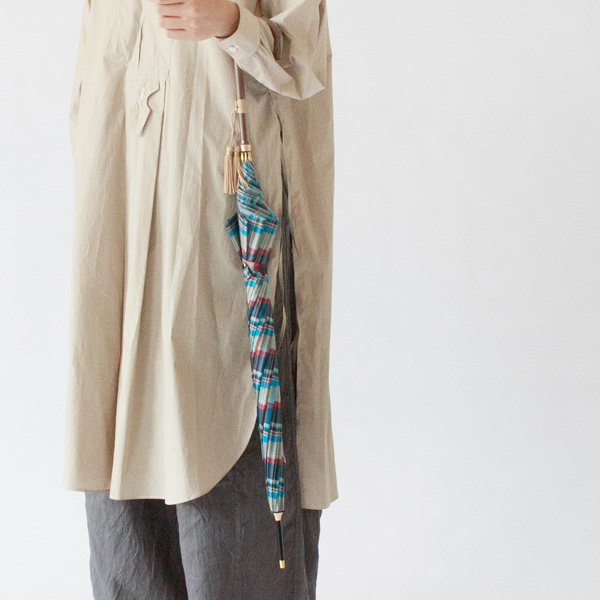 軽量なので持ち運びも楽（WHITE CHECK）