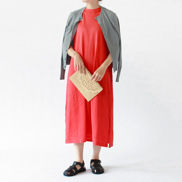 bright red、身長163cm bright red、身長163cm