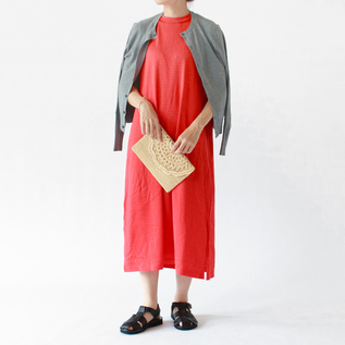 bright red、身長163cm bright red、身長163cm