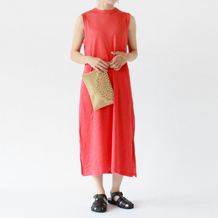 bright red、身長163cm bright red、身長163cm