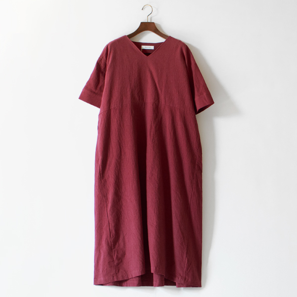 先染めコットンリネン バックギャザーワンピース(BORDEAUX)