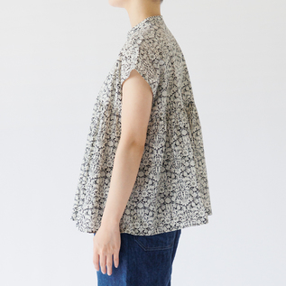 BLACK、身長163cm