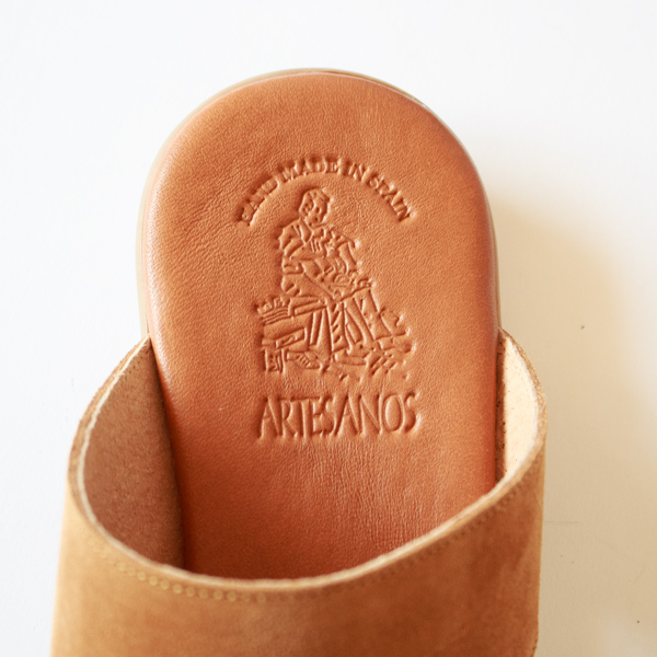 ARTESANOSのロゴ入り(ROBLE)