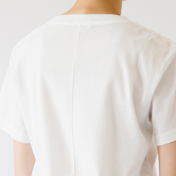 白も比較的透けにくい生地です(WHITE)