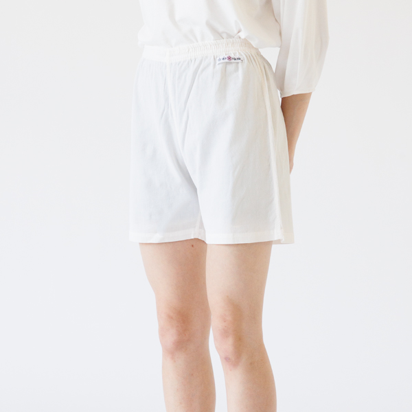 ペチパンツ 生成色、身長160cm