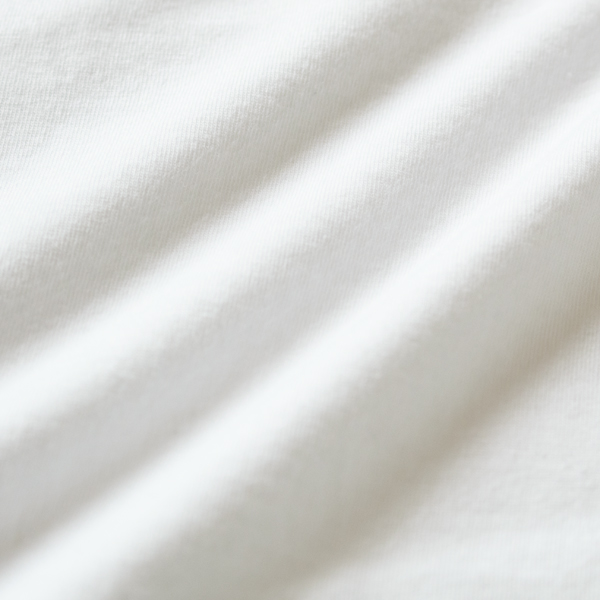 細番手のコットン糸を通常よりハイゲージに編み立てた素材(White) 細番手のコットン糸を通常よりハイゲージに編み立てた素材(White)