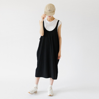 Tシャツやタンクトップを合わせてカジュアルにも