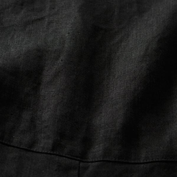 着始めから柔らかいワンウォッシュ加工されたリネン生地（Black）