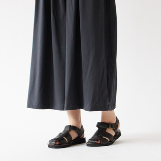 短すぎないバランスの良い丈感です(身長163cm・NAVY) 短すぎないバランスの良い丈感です(身長163cm・NAVY)