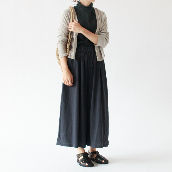 身長163cm・NAVY