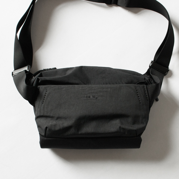 Venture Sling 6L スリングバッグ（Black）
