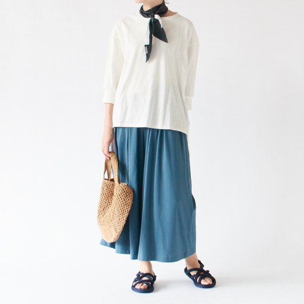 身長163cm・WHITE