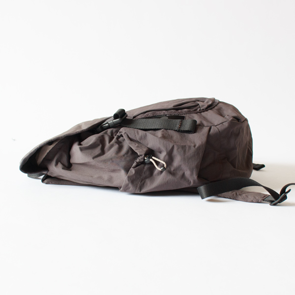 Cinch Backpack バックパック(Charcoal) Cinch Backpack バックパック(Charcoal)