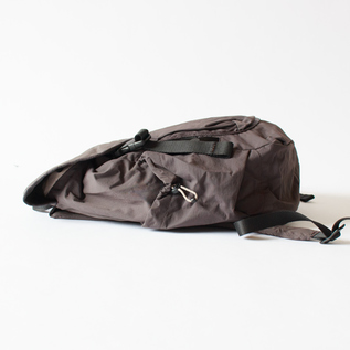 Cinch Backpack バックパック(Charcoal) Cinch Backpack バックパック(Charcoal)