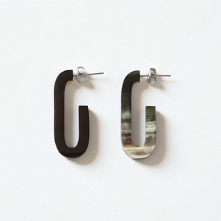 Horn Earrings（ピアス）