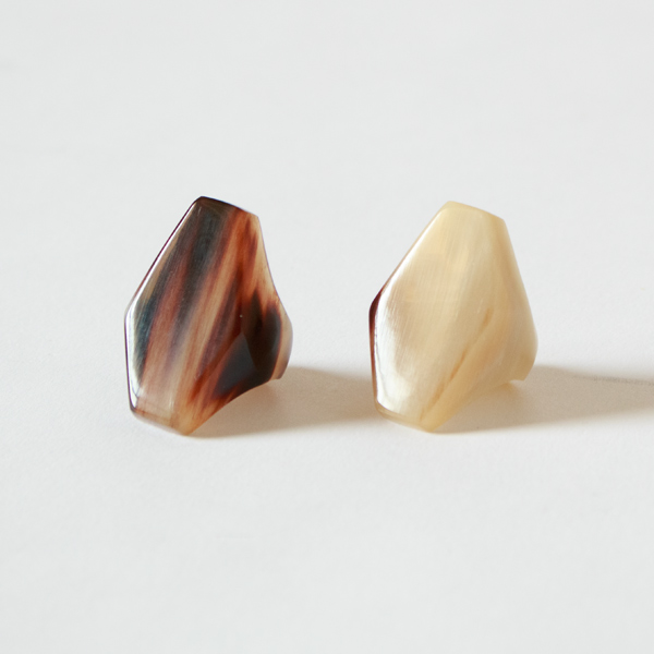 左：brown natural、右：white natural