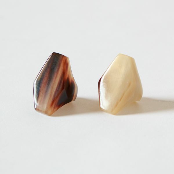 左：brown natural、右：white natural