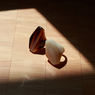 左:brown natural、右:white natural 左:brown natural、右:white natural