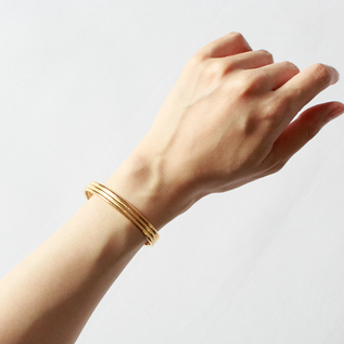 y*a様 エリッカニコラスビゲイ バングル 真鍮 インディアンジュエリー　美品 エリッカニコラスビゲイ バングル 真鍮 インディアンジュエリー