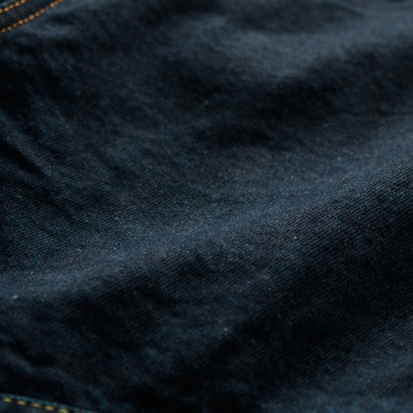 デニムの名産地・岡山県児島で織られた11.5オンスのコットンデニム(ID)
