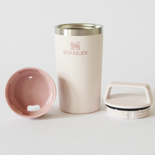 本体、内蓋、上蓋の3つのパーツに分かれます。 本体、内蓋、上蓋の3つのパーツに分かれます。