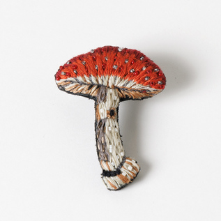 刺繍ブローチピン