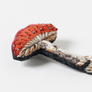 刺繍ブローチピン／TROVELORE（トロベローレ）｜愛着を持ってずっと