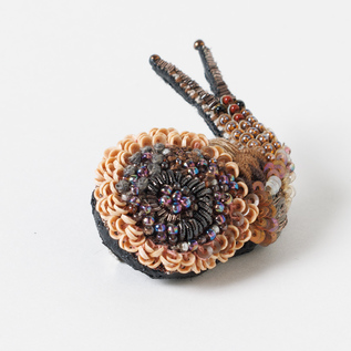 刺繍ブローチピン／TROVELORE（トロベローレ）｜愛着を持って